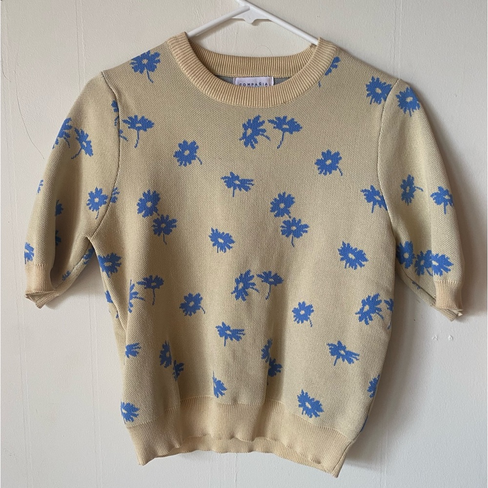 Compania Fantastical Floral Print Fine-Knit Short Sleeve Sweater